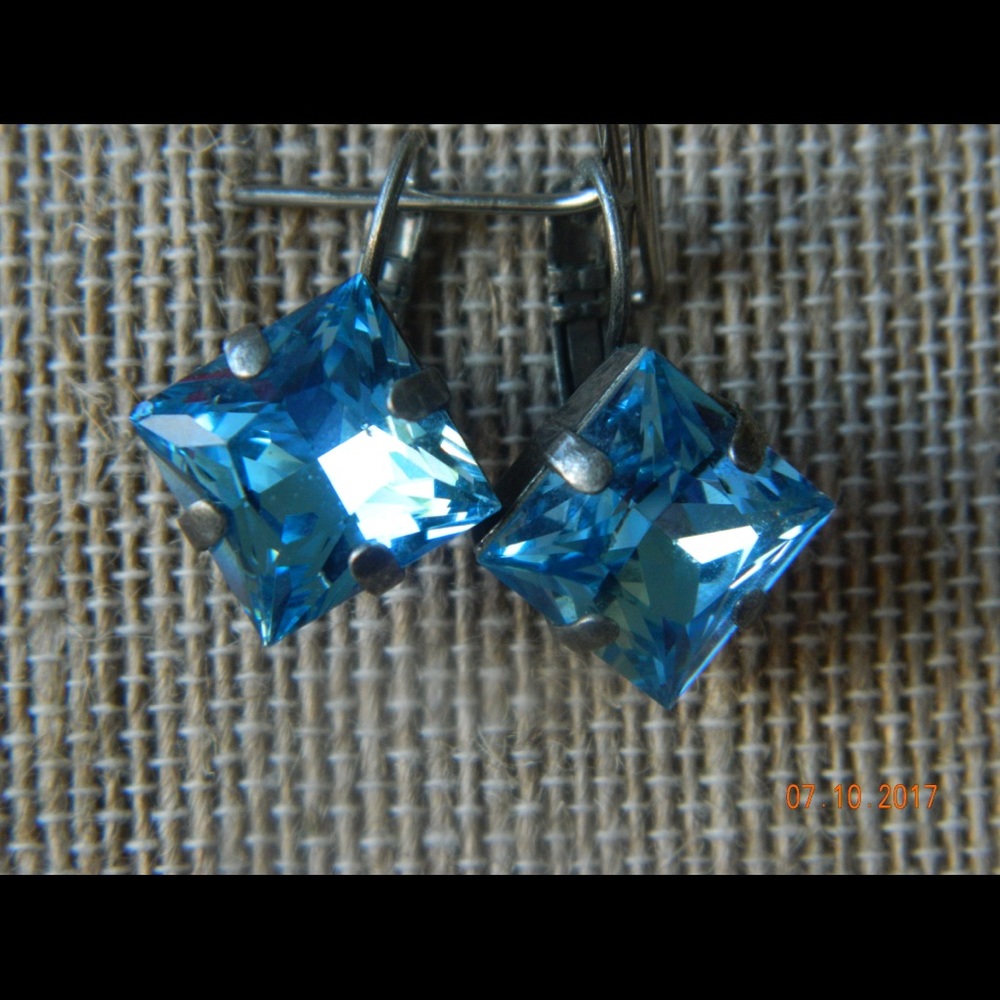 New genuine Sabika earrings